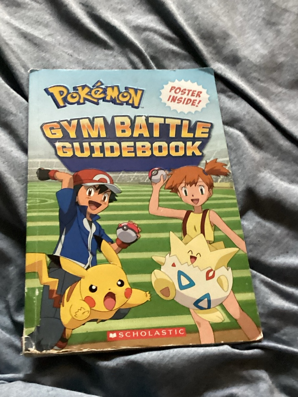 Pokรฉmon Gym Battle Guidebook - Blue & Green Cover by Scholastic